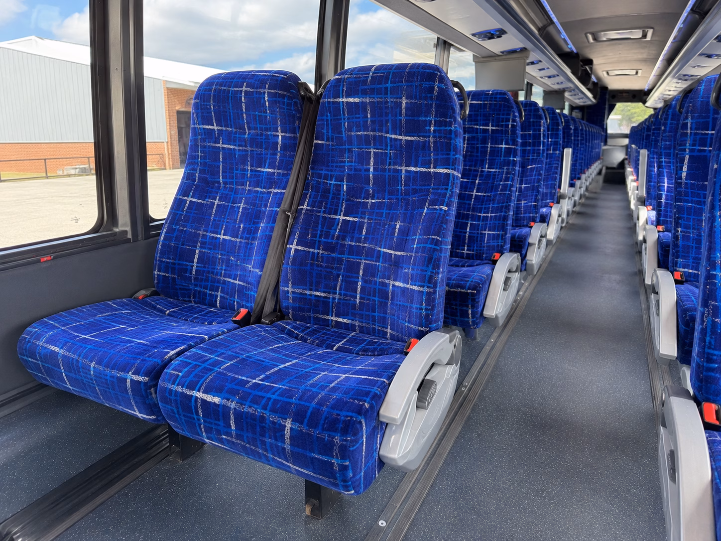 make your livermore valley wine crawl stress free with the right bus